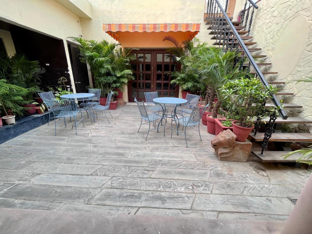Ratnawali - A Vegetarian Heritage Hotel جايبور المظهر الخارجي الصورة
