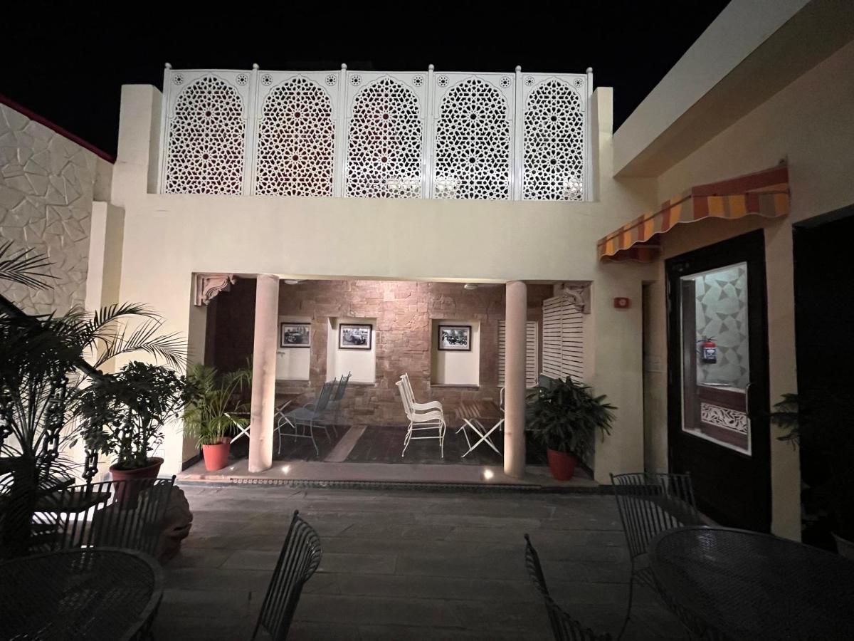 Ratnawali - A Vegetarian Heritage Hotel جايبور المظهر الخارجي الصورة