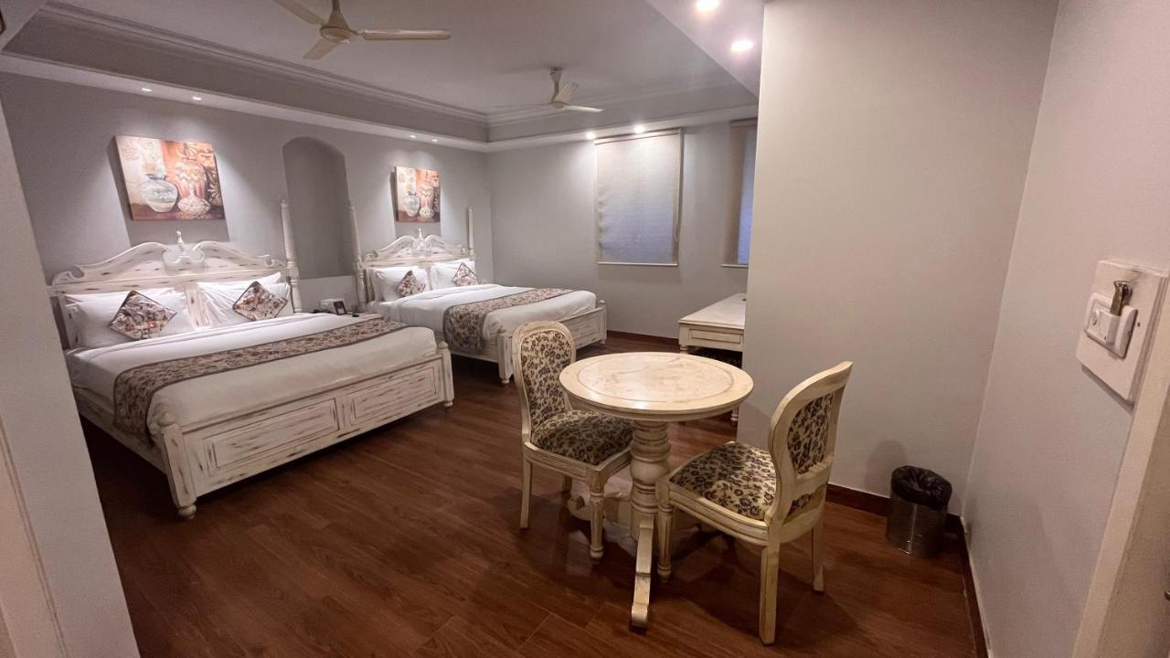 Ratnawali - A Vegetarian Heritage Hotel جايبور المظهر الخارجي الصورة