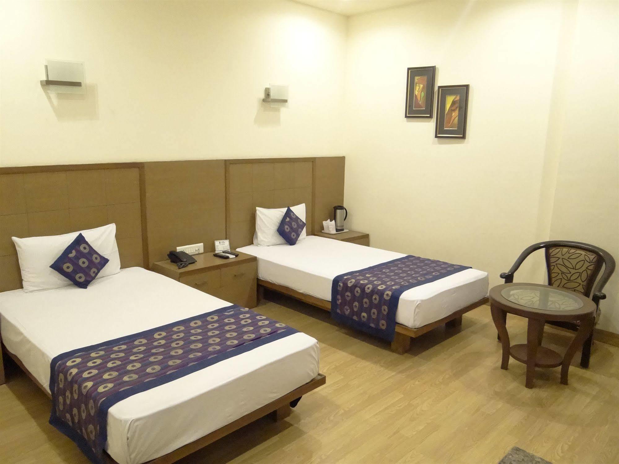 Ratnawali - A Vegetarian Heritage Hotel جايبور المظهر الخارجي الصورة