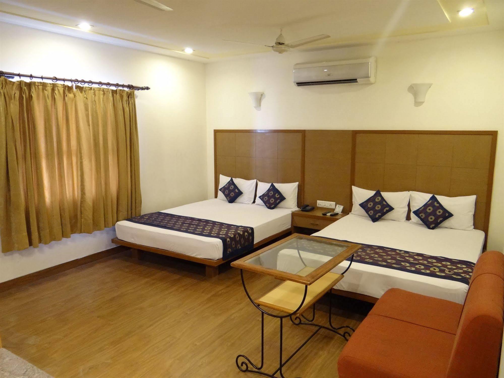 Ratnawali - A Vegetarian Heritage Hotel جايبور المظهر الخارجي الصورة